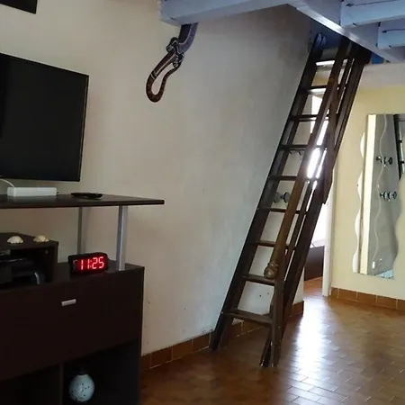 T2 Mezzanine Dans La Pinède, 5 Pers, Piscine - Fr-1-607-77 *