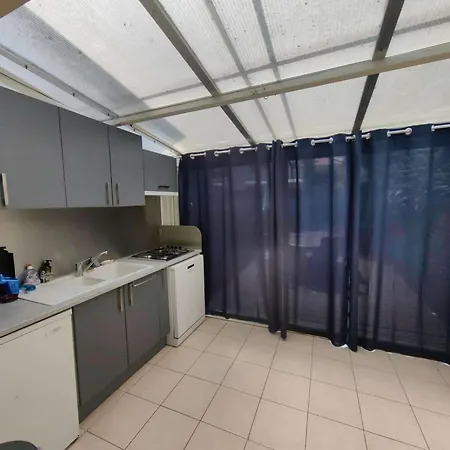 T2 Mezzanine Dans La Pinède, 5 Pers, Piscine - Fr-1-607-77 Appartement Agde