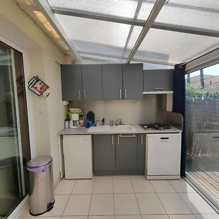 T2 Mezzanine Dans La Pinède, 5 Pers, Piscine - Fr-1-607-77 *